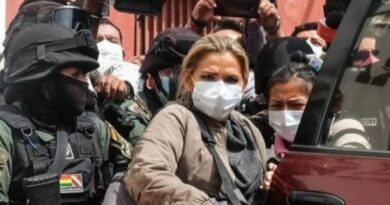 La Fiscalía de Bolivia amplía los cargos contra Jeanine Áñez por genocidio y homicidio