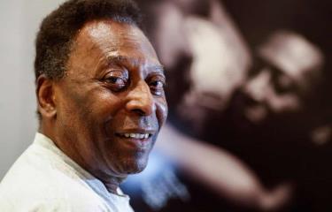 Lavrov expresa condolencias por la muerte de Pelé en la Embajada de Brasil