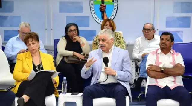 Miguel Vargas llama al liderazgo congresual a escuchar la iglesia en su carta pastoral