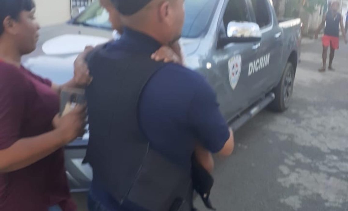 Autoridades rescatan niña habría sido raptada por su padre en Sánchez Ramírez