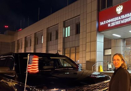 Nueva embajadora de EE.UU. llega a Moscú