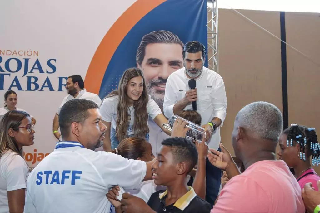 Fundación Rojas Tabar  agrada  niños de SDE