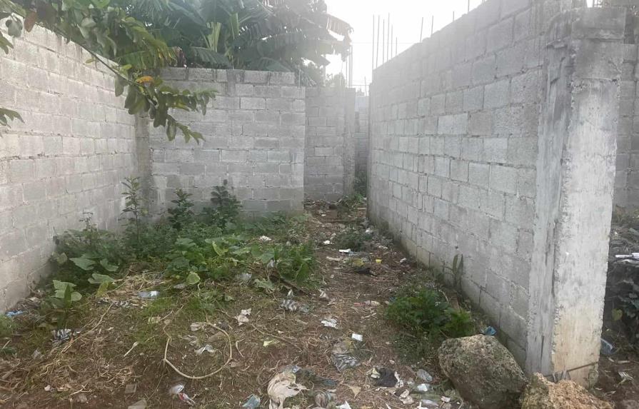 Encuentran dos cadáveres en casa en construcción en El Almirante, SDE