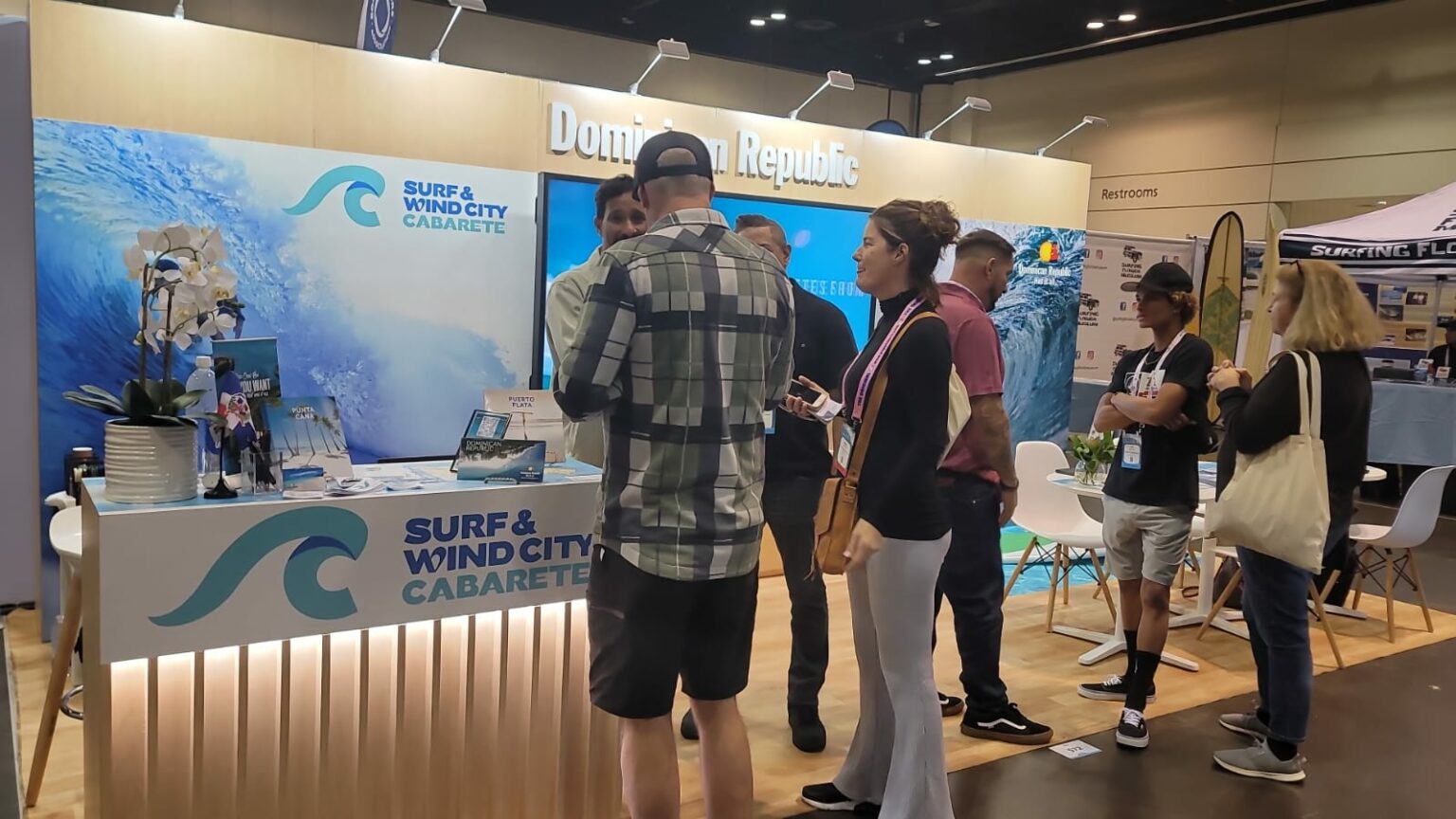 RD promueve en Surf Expo 2023 a Cabarete como la capital de olas y vientos en el Caribe