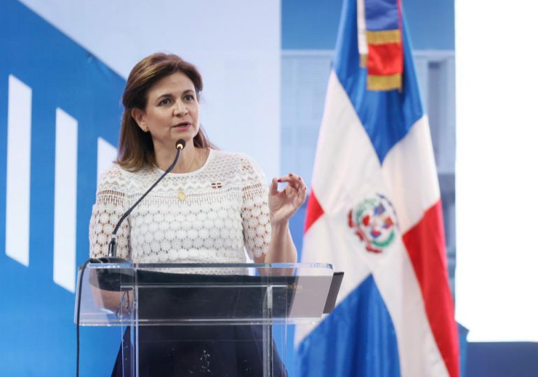 Vicepresidenta asegura gobierno garantiza la democracia y trabaja en beneficio de la mayoría