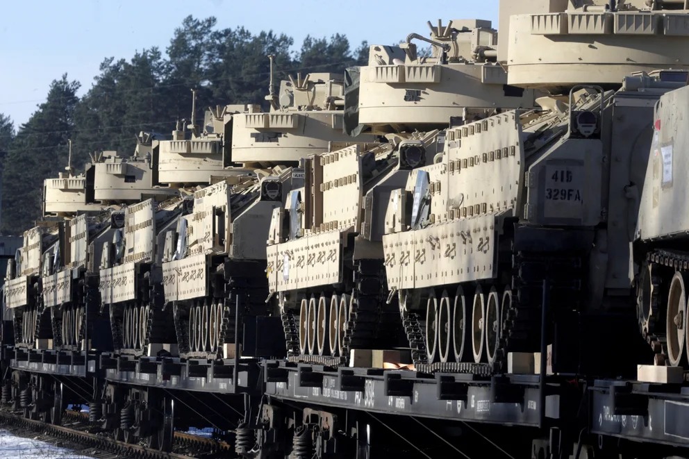 La OTAN anunció el envío de más armamento pesado a Ucrania