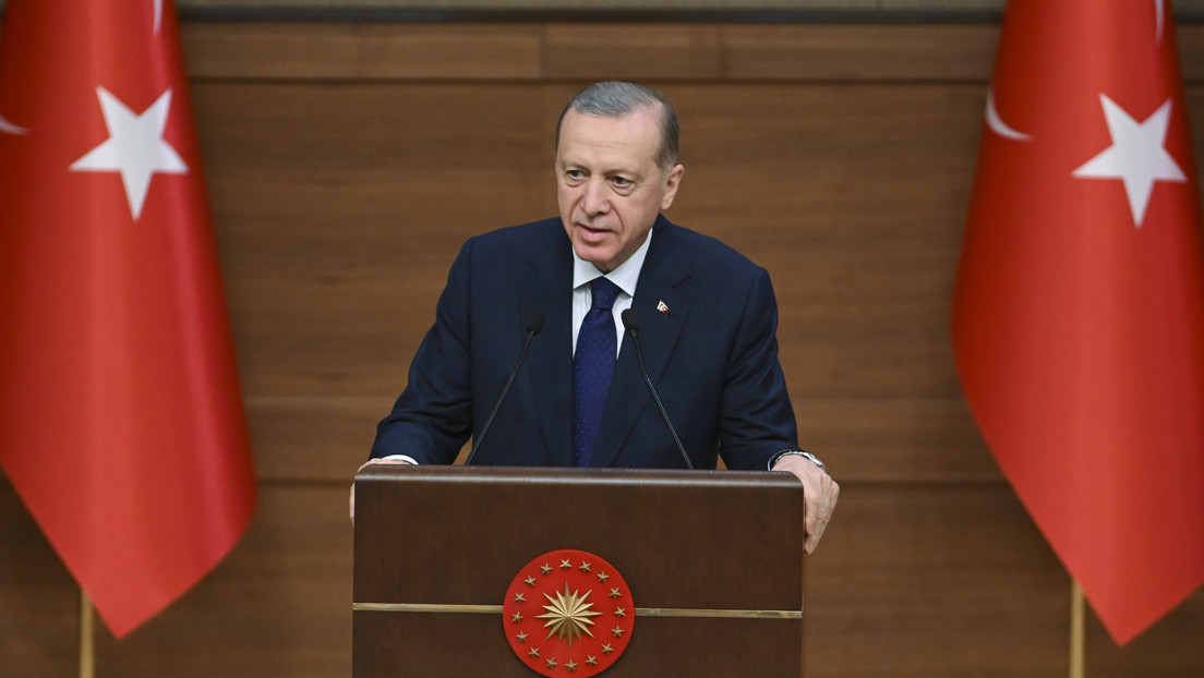 ¿Y los chalecos amarillos no son "apóstoles de la democracia"?: Erdogan desenmascara la actitud hipócrita de Occidente
