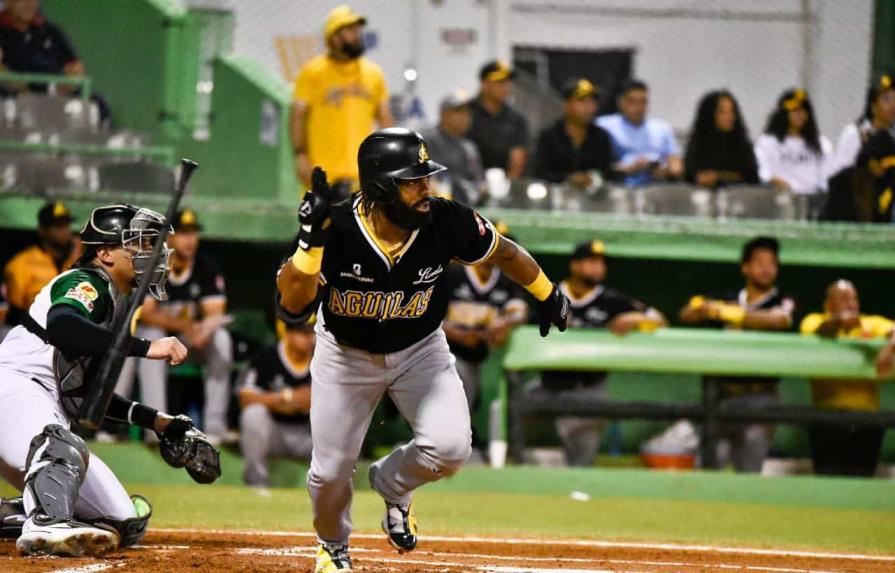 Aneury Tavárez da jonrón con bases llenas en victoria de las Águilas ante Gigantes