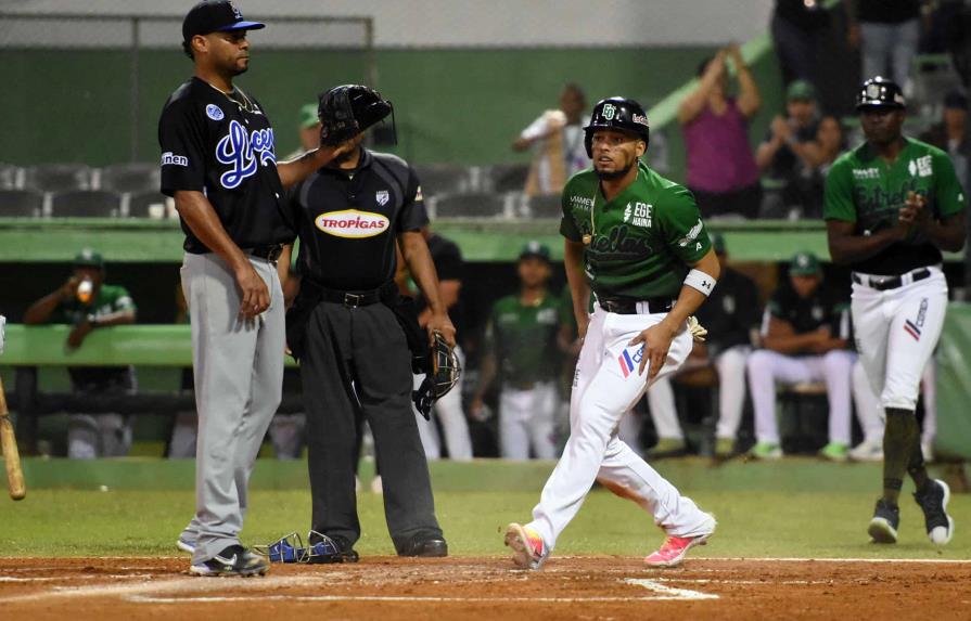 strellas remontan al Licey con velocidad y provocan otro cuádruple empate