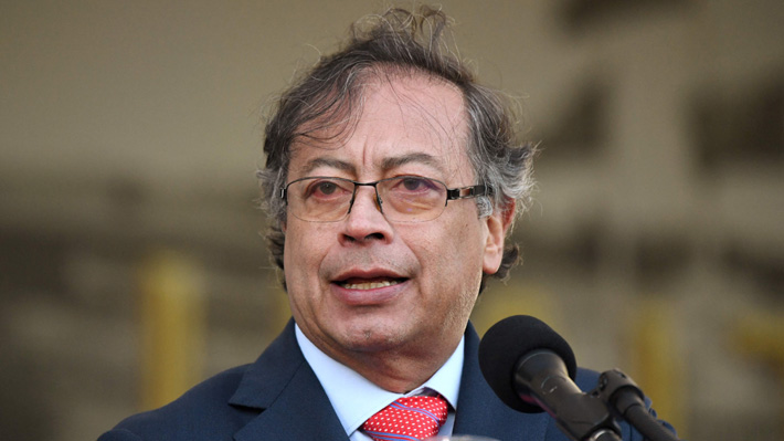 Gobierno de Petro pacta cese al fuego por seis meses con principales grupos armados en Colombia