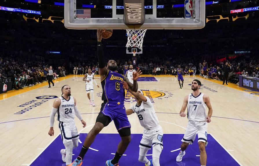 Remontada de los Lakers frena racha de 11 victorias de Grizzlies