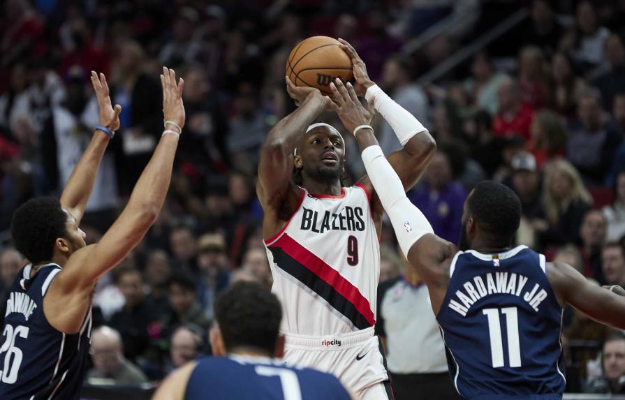 Lillard suma 32 y los Blazers se imponen a los Mavericks