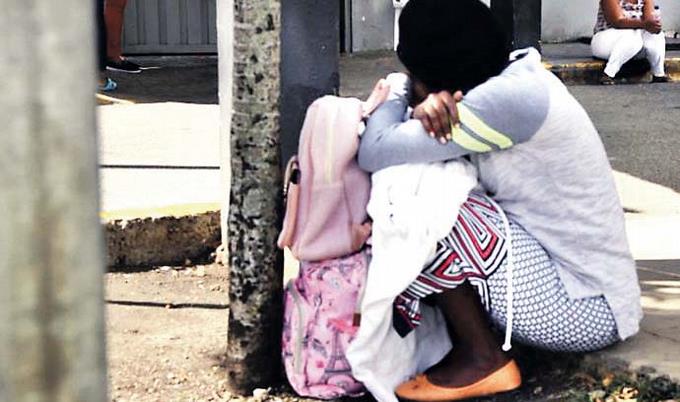 Madre clama por su hija robada en maternidad