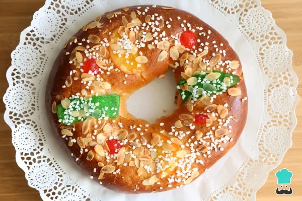 Roscón de Reyes vegano fácil - ¡Relleno de mazapán!