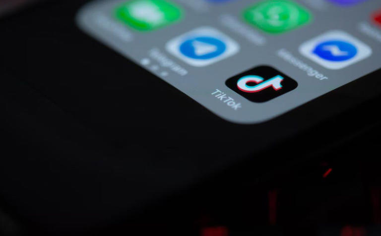Revelan que TikTok manipula videos para hacerlos virales