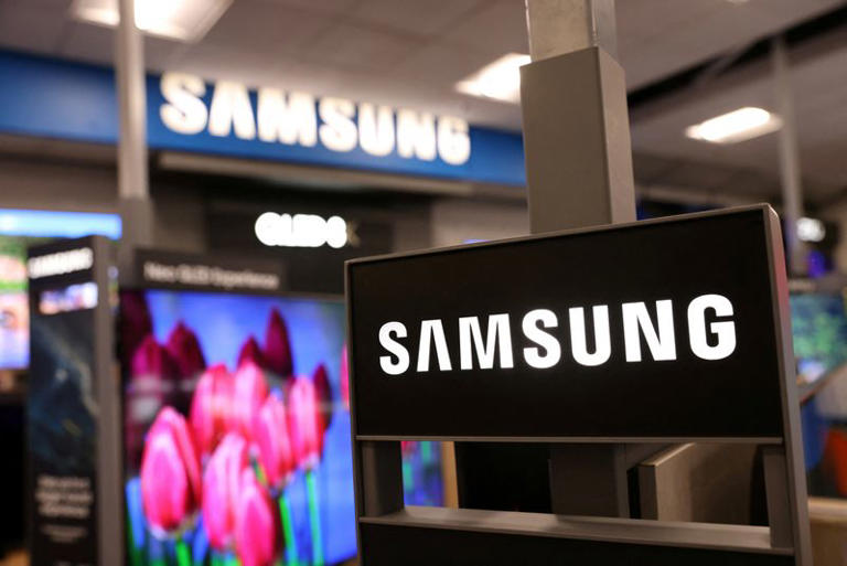 Samsung seguirá invirtiendo en chips, sin inmutarse por sus ganancias más bajas en 8 años