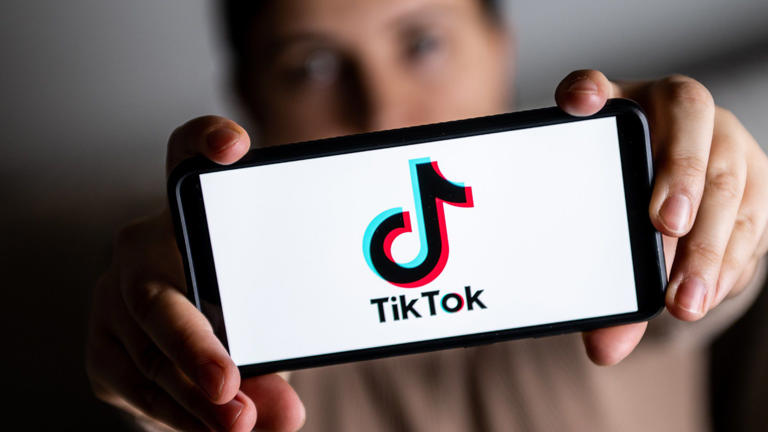 Así funciona el botón secreto de TikTok que permite hacer viral a cualquiera