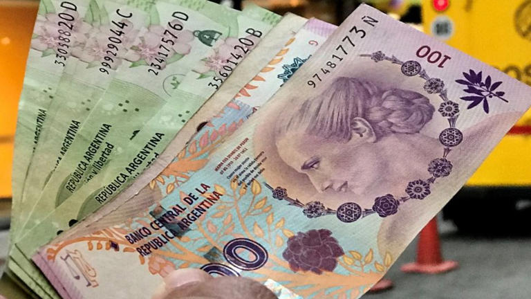 El billete de 2.000 pesos que Argentina presentó para combatir la inflación