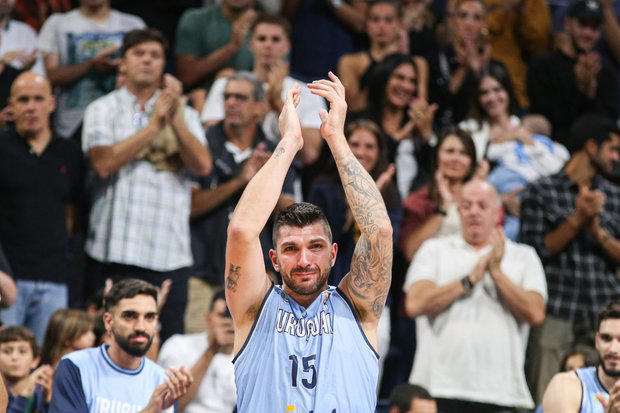 Básquet: Esteban Batista se despidió de la selección uruguaya con derrota ante México