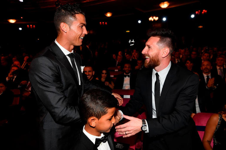 Lionel Messi y Cristiano Ronaldo comandan grupo de 26 jugadores que buscarán integrar el mejor XI en premios The Best