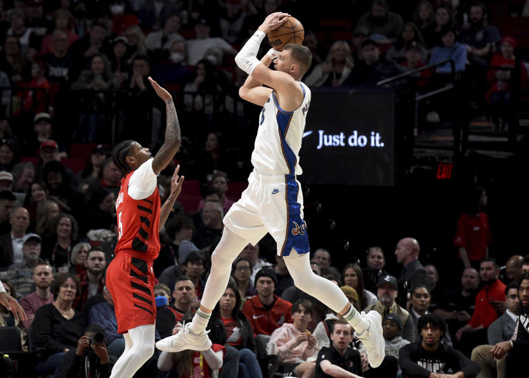 Kuzma regresa tras lesión y Wizards ganan a Blazers 126-101