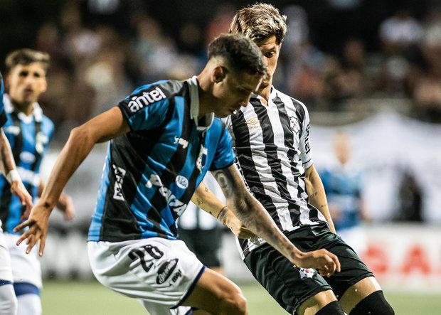 Apertura: Wanderers y Liverpool cerraron la fecha con un empate 1-1 en el Parque Viera