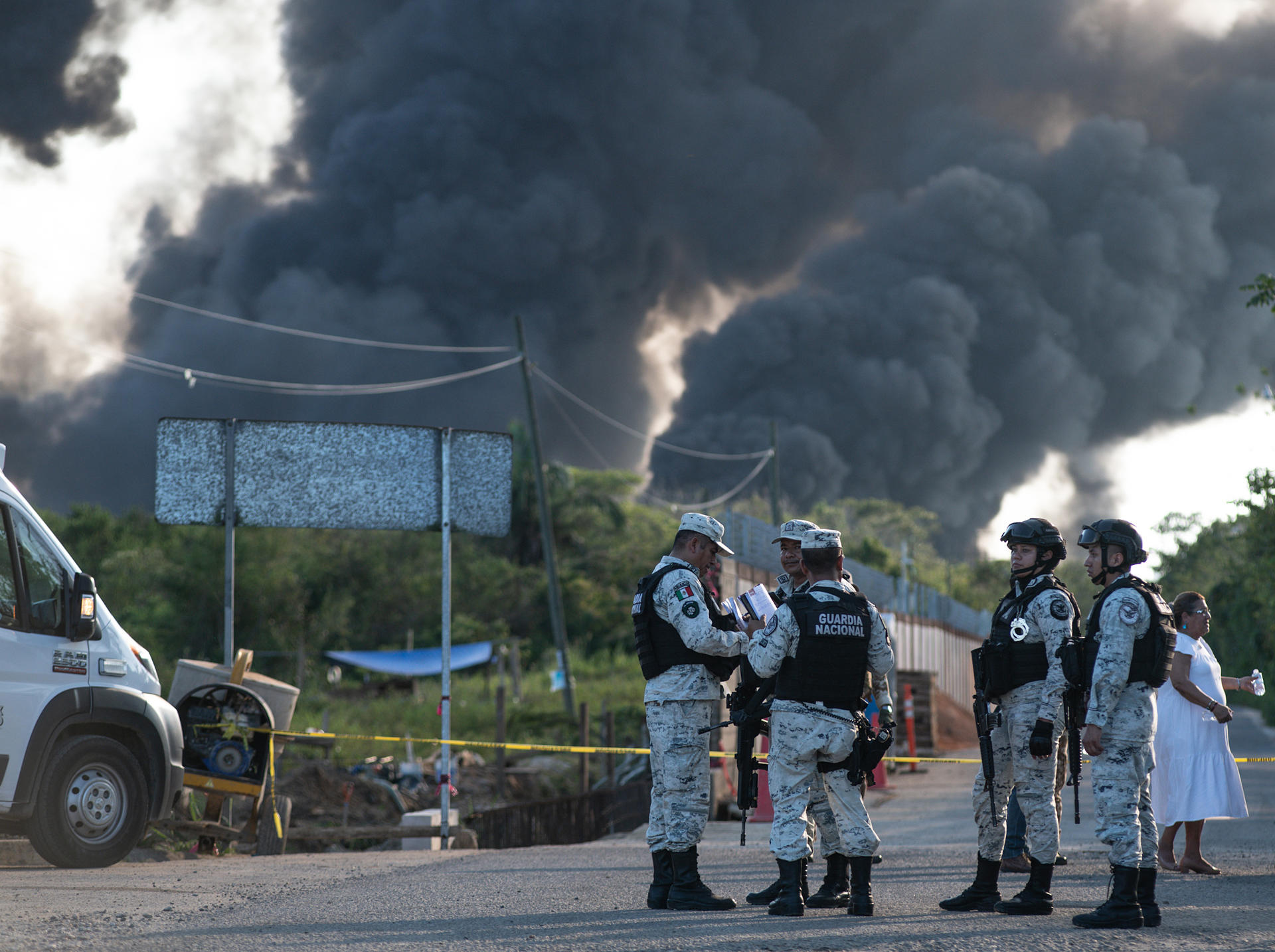 Aumenta a 3 la cifra de muertos tras incendio en refinería de Petróleos Mexicanos en Veracruz