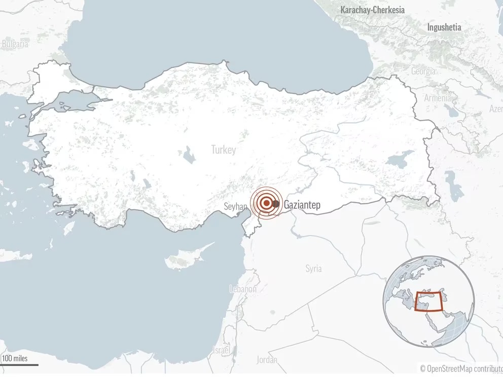 ALERTA :Más de 300 muertos en 🇹🇷 Turquía y 🇸🇾 Siria tras poderoso terremoto de magnitud 7,8 #Terremoto