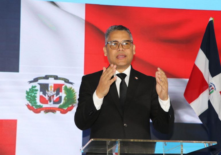 Carlos Peña dice es Luis Abinader principal amenaza contra Soberanía Nacional
