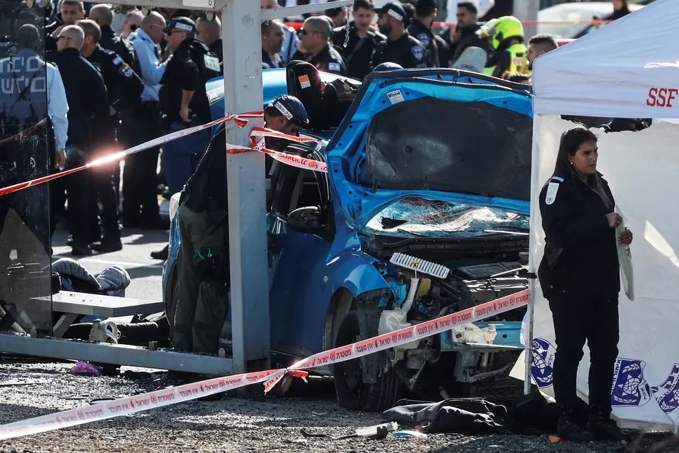 Ascendió a tres la cifra de muertos por el atentado en una parada de autobuses en Jerusalén