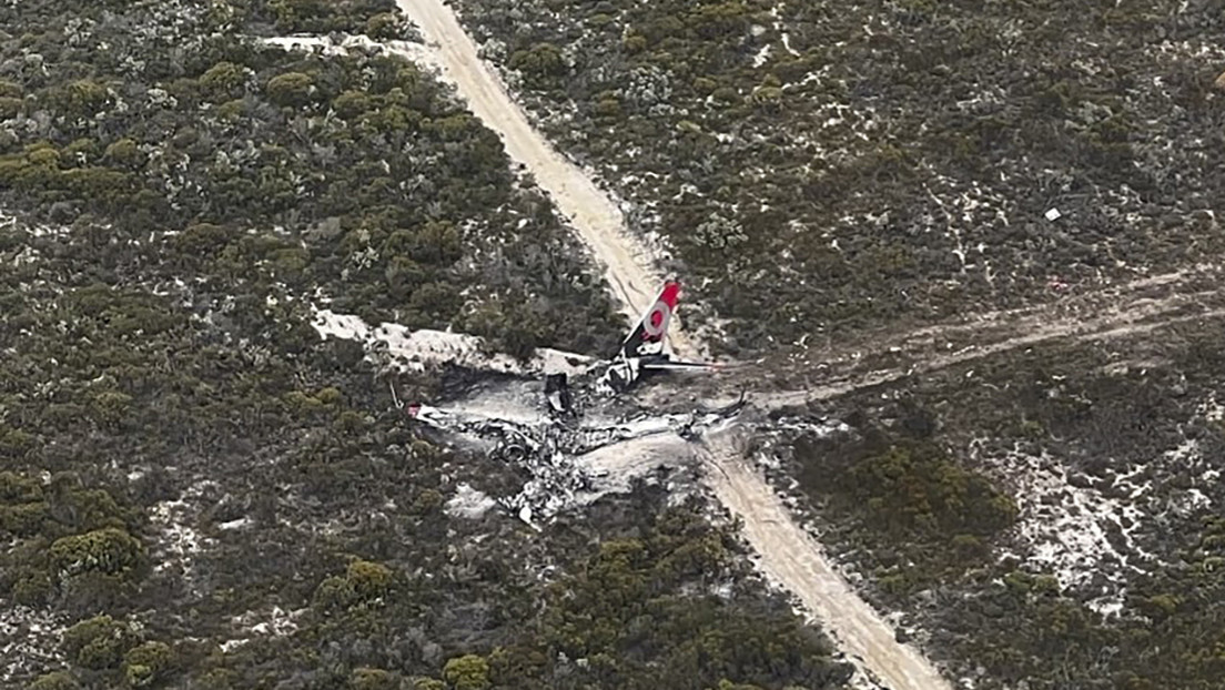 Dos pilotos sobreviven con heridas leves después de que su avión cisterna se estrellase