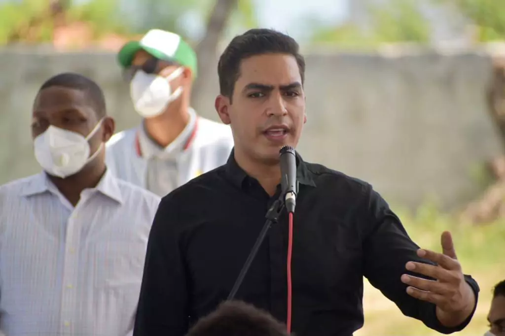 El Gobierno abandonó a su suerte a la juventud dominicana, dice la Fuerza del Pueblo