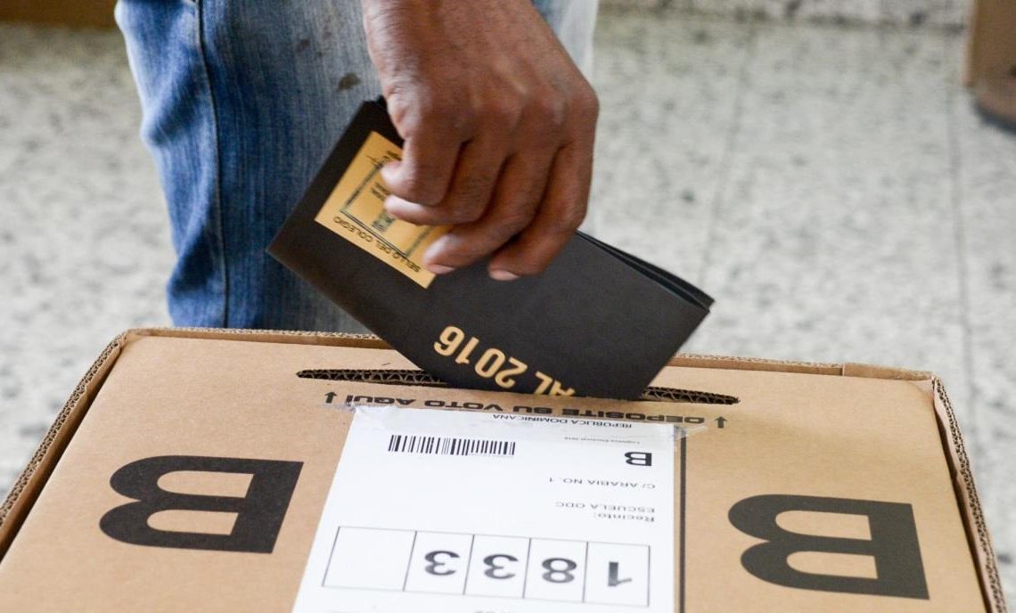 A un año de realizarse elecciones municipales, denuncias de compras de alcalde e investigación JCE caldean ambiente político