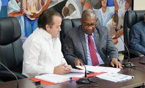José Ignacio Paliza reitera compromiso del gobierno con la UASD