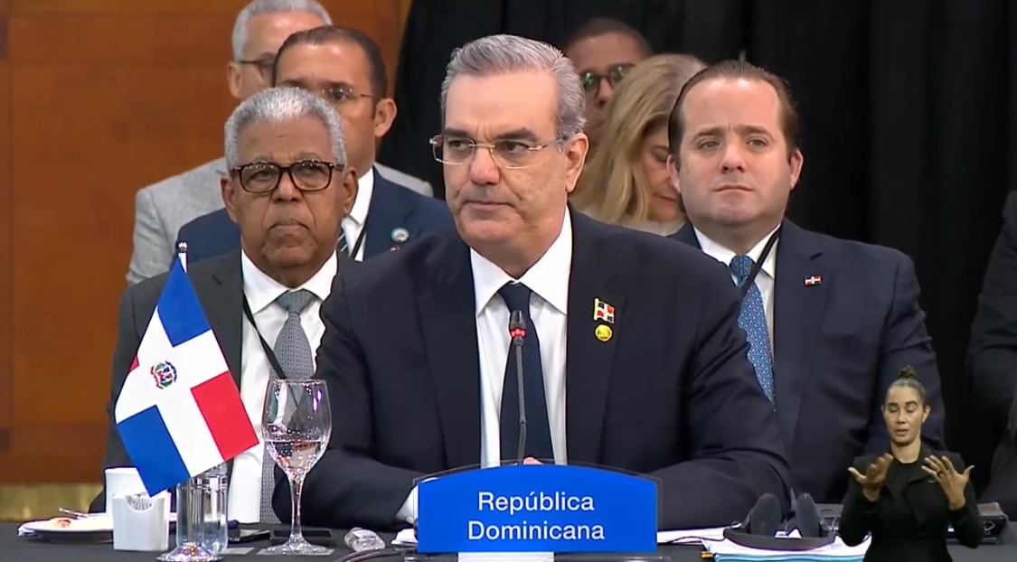 Ley de Trata y Explotación de Migrantes se suma a  varios controversiales proyectos que Abinader ha enviado al Congreso