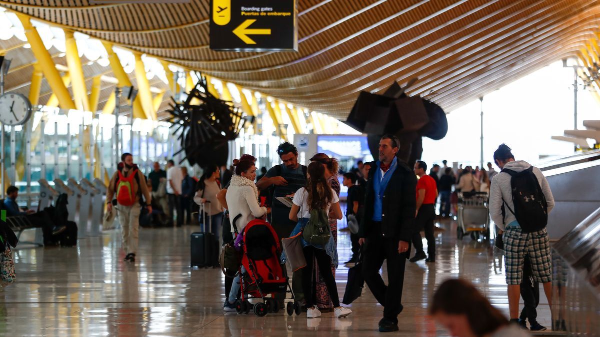 Los pasajeros de los aeropuertos españoles no tendrán que sacar líquidos ni portátiles en los controles