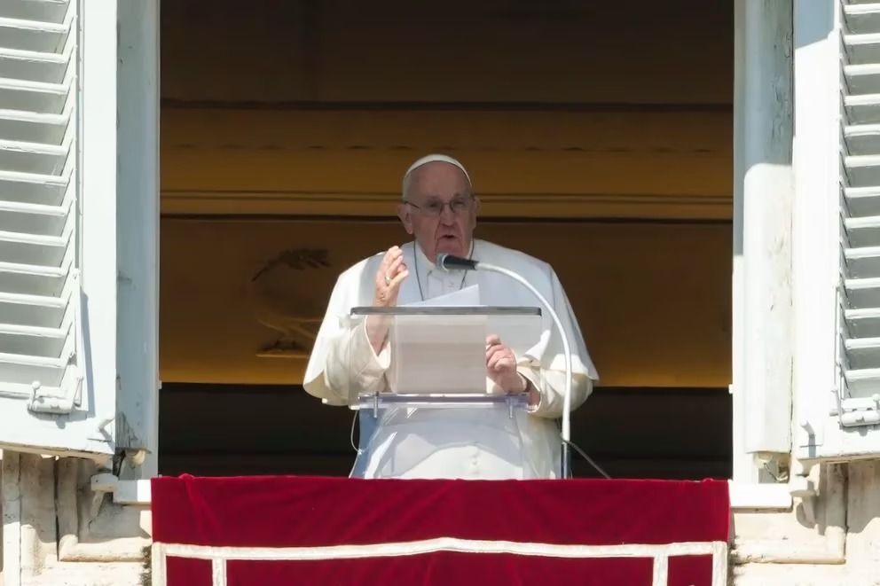El papa Francisco volvió a descartar su renuncia y aseguró que su puesto es para toda la vida