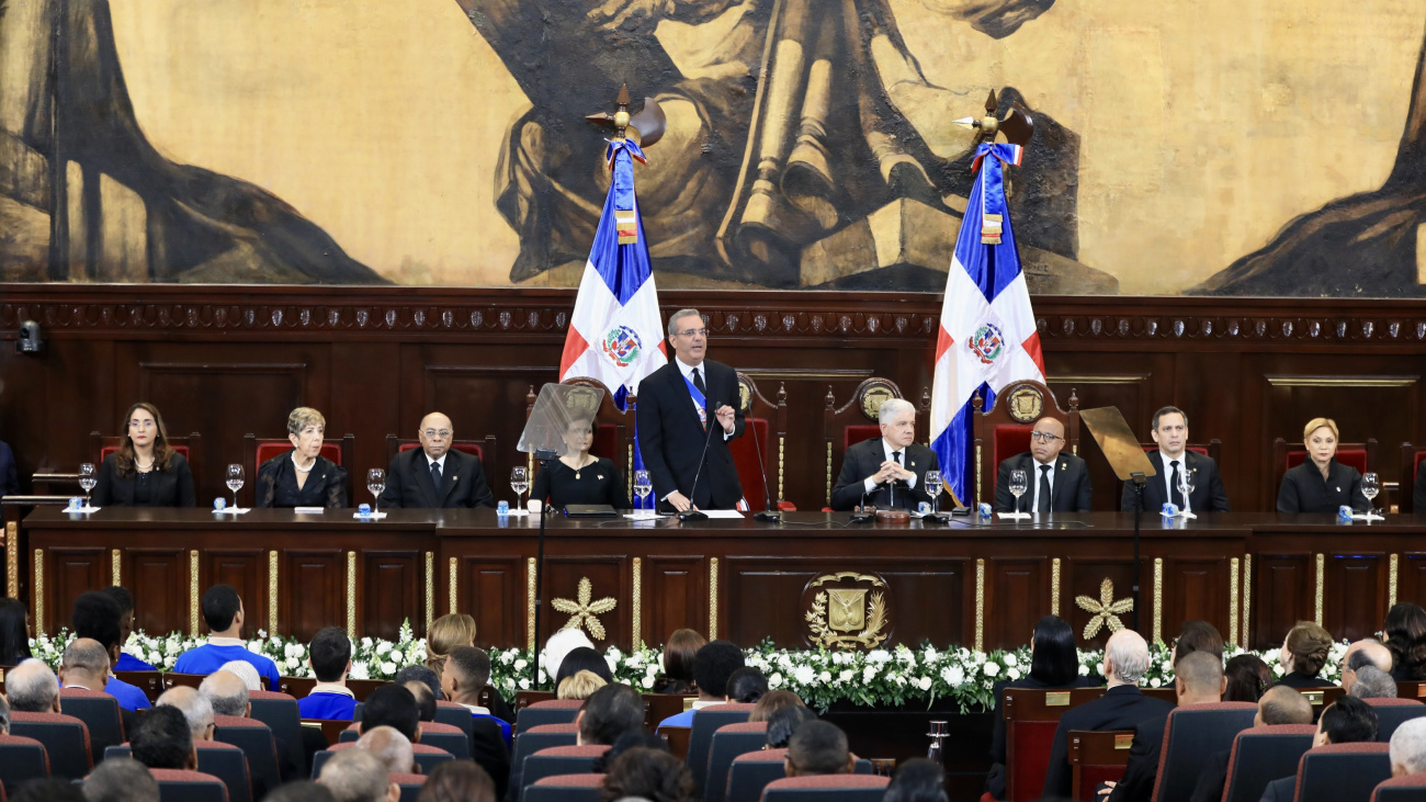 Presidente Abinader asegura en su gobierno se ha hecho el mayor equipamiento militar de la historia