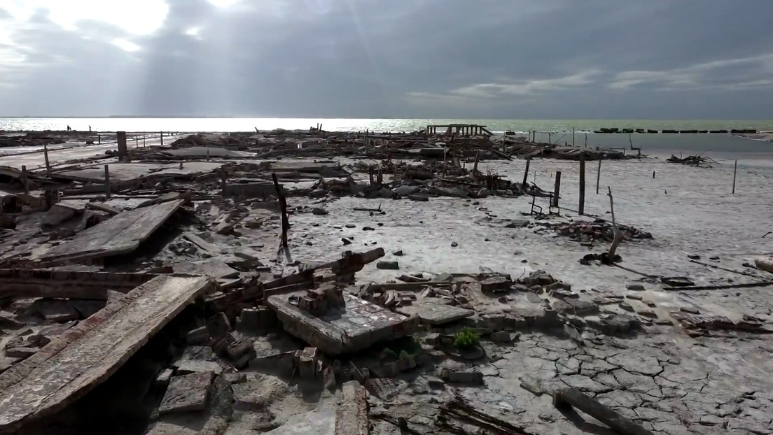 Un pueblo emerge de las profundidades en medio de la dura sequía en Argentina