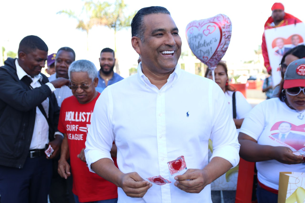 Luis Alberto promueve el amor por (SDE), en el día de San Valentín