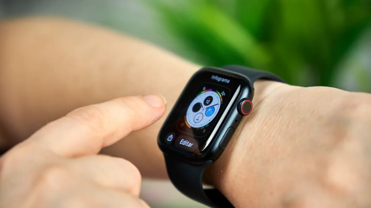Apple quiere reinventar el Apple Watch incluyéndole una cámara y un sistema de banda único