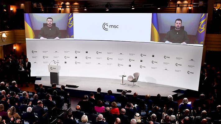 Zelenski pide a países aliados "acelerar" la ayuda a Ucrania: "De la velocidad depende la vida"