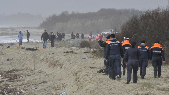 Viajaban desde Irán, Pakistán y Afganistán: Al menos 40 migrantes fallecen tras un naufragio en la costa de Italia