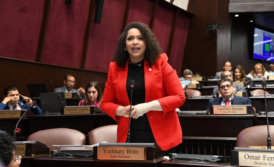 Juliana O” Neal arremete contra el alcalde Manuel Jiménez por la recogida de la basura en SDE