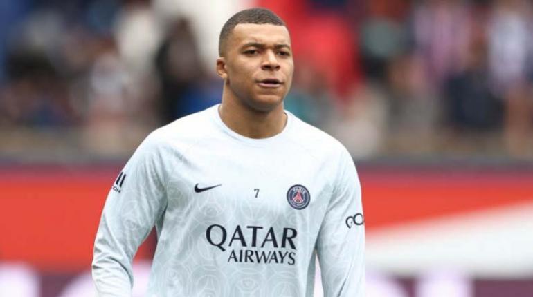 Kylian Mbappé, al asalto del récord goleador de Cavani