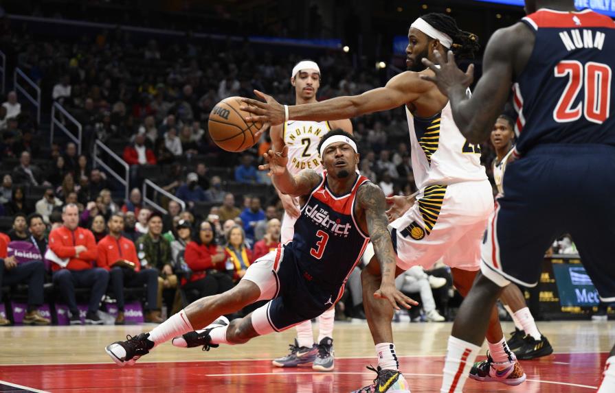 Los Wizards anotan 80 en medio partido; aplastan a Pacers