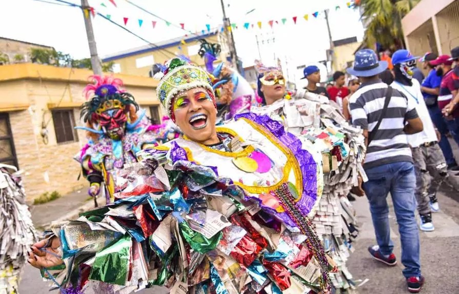 Carnaval cotuisano: hermoso, creativo y comunitario