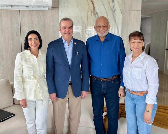 Abinader visitó este domingo a Roberto Fulcar