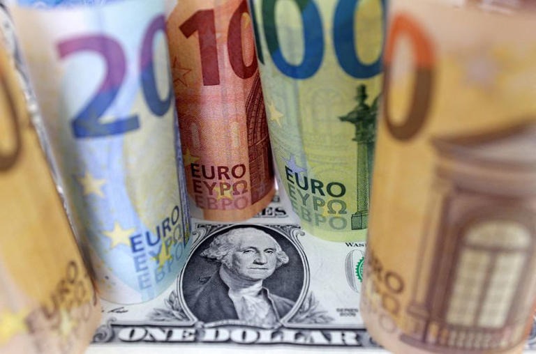 Dólar se debilita ya que dato de empleo en EEUU sugiere una desaceleración de la inflación