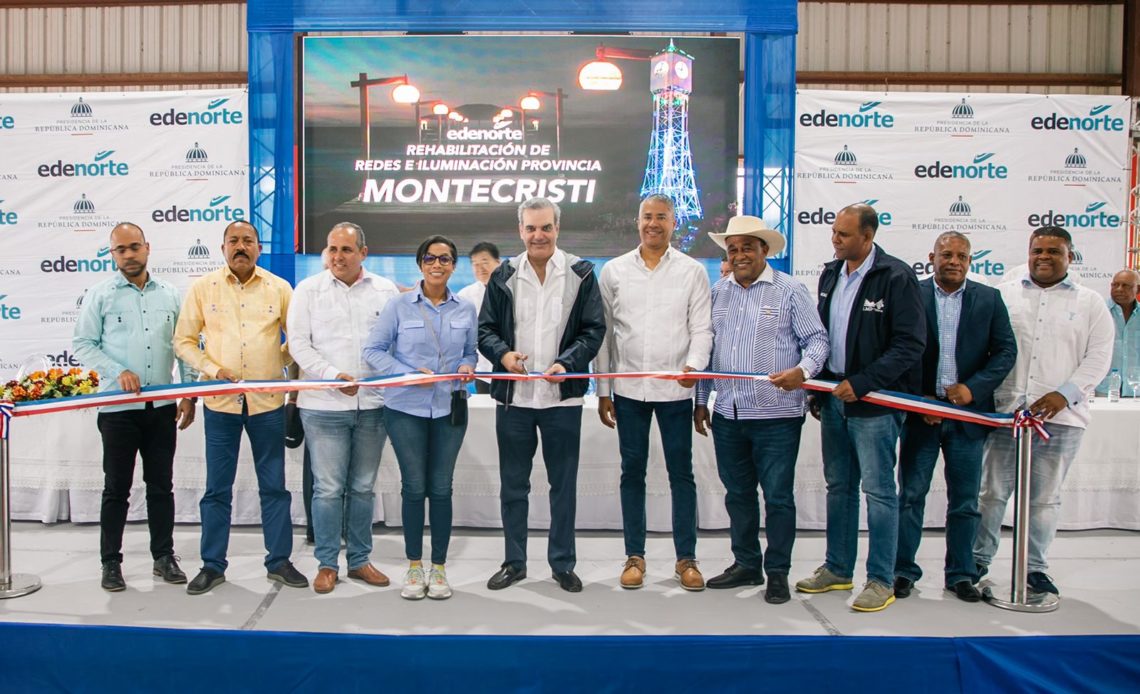 Abinader entrega 1,183 títulos de propiedad en El Pocito, Montecristi